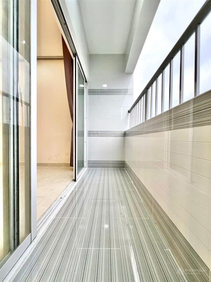 Chung cư 8x đầm sen 55m2 sổ hồng sẵn, tặng nội thất cao cấp cần bán gấp.