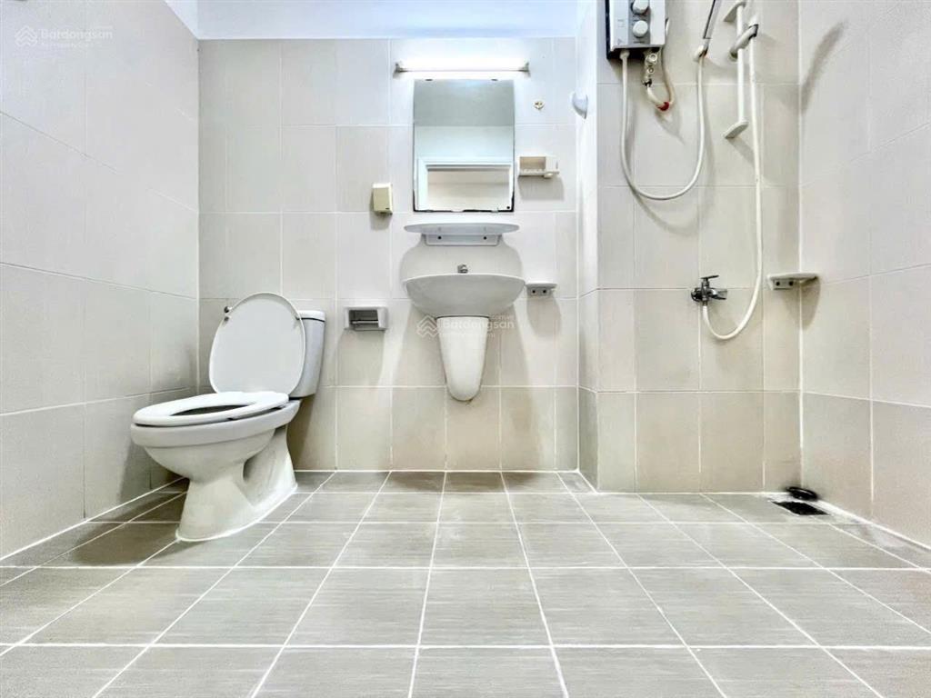 Chung cư hoàng kim thế gia, 2 phòng ngủ cần bán gấp giá 3.03 tỷ.  0812 608 ***