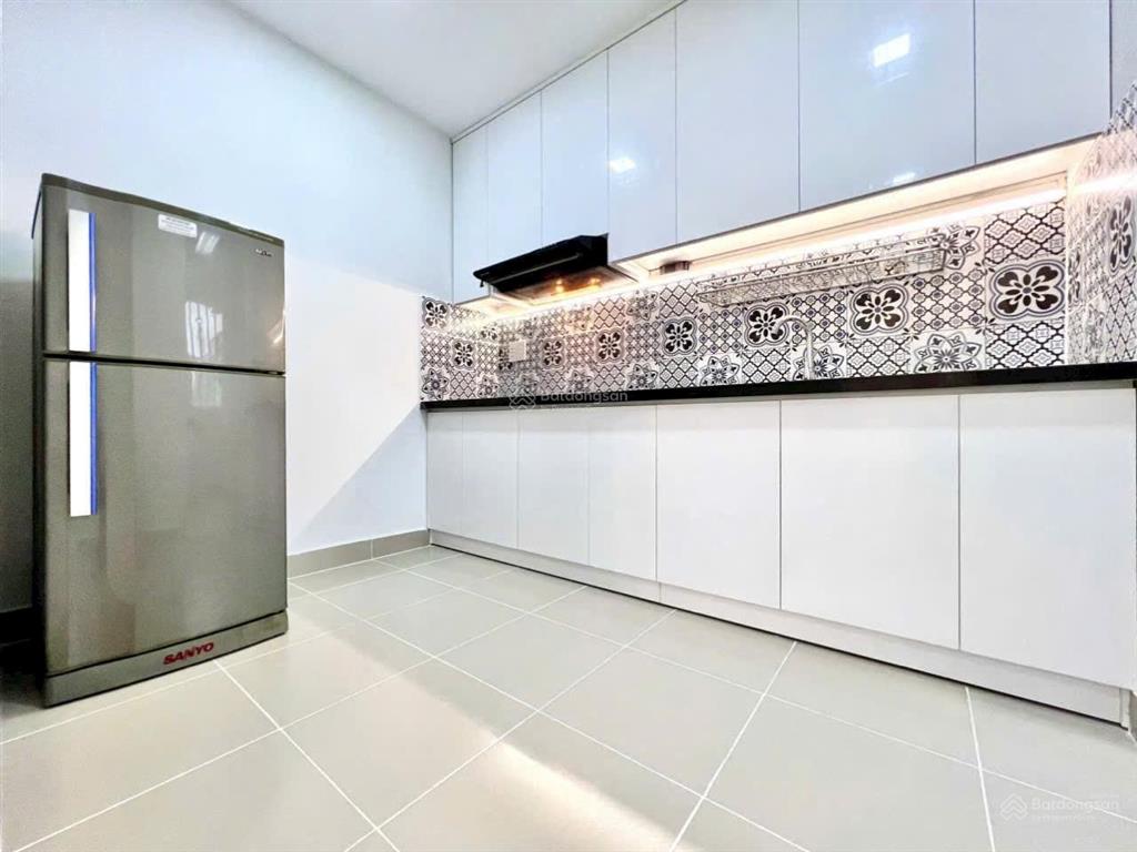 Chung cư hoàng kim thế gia, 2 phòng ngủ cần bán gấp giá 3.03 tỷ.  0812 608 ***