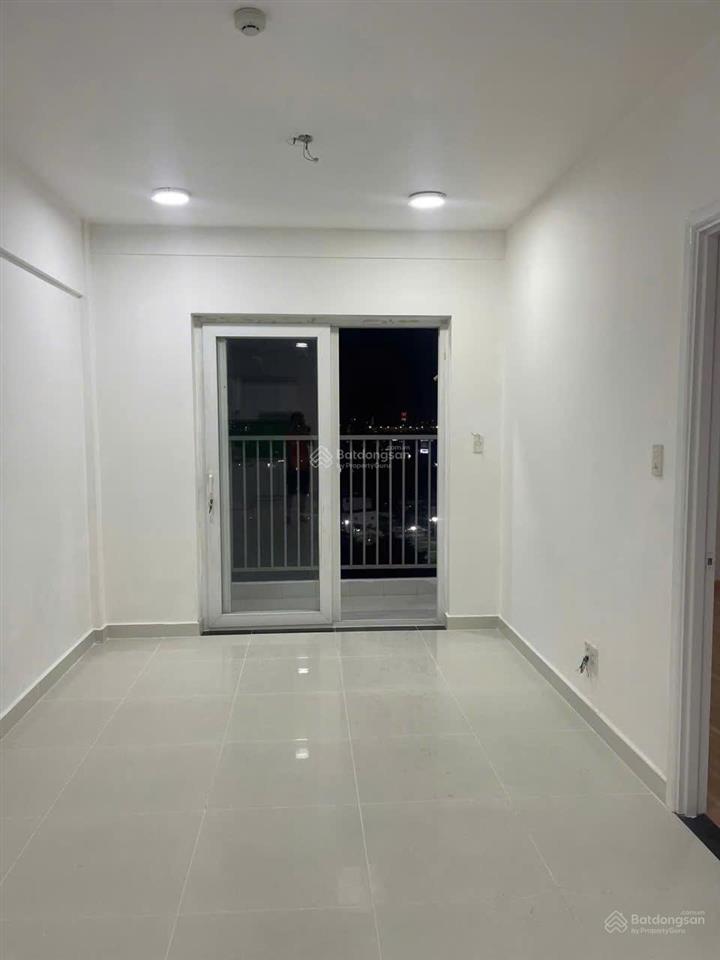 Chung cư bàu cát 2 thang bộ, lầu 1 đường hồng lạc quận tân bình, 2 phòng ngủ có sổ hồng sẵn.