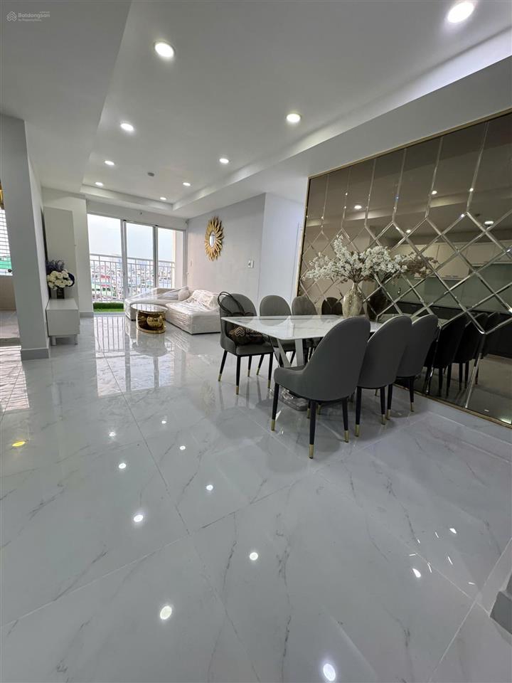 Chung cư bàu cát 2 đường thái thị nhạn, 2 phòng ngủ có sổ hồng sẵn.  0812 608 *** .
