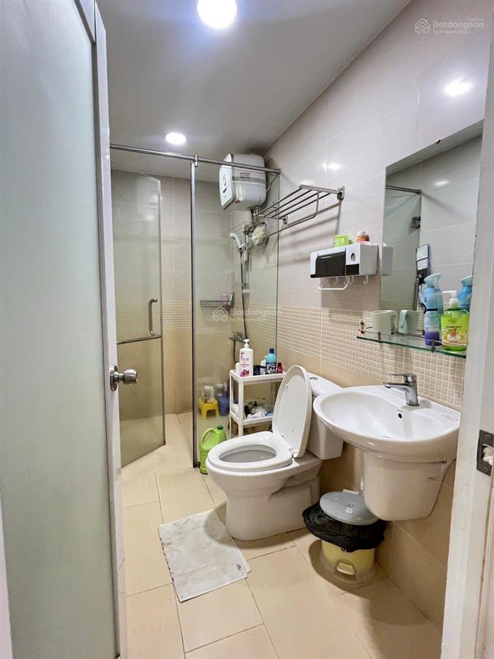 Chung cư âu cơ tower 2 phòng ngủ có sổ hồng sẵn cần bán.  0812 608 ***