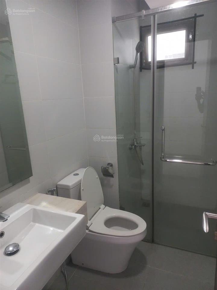 Chung cư hoa sen có sổ hồng sẵn, tặng nội thất cao cấp, 2 phòng ngủ đường lạc long quân cần bán