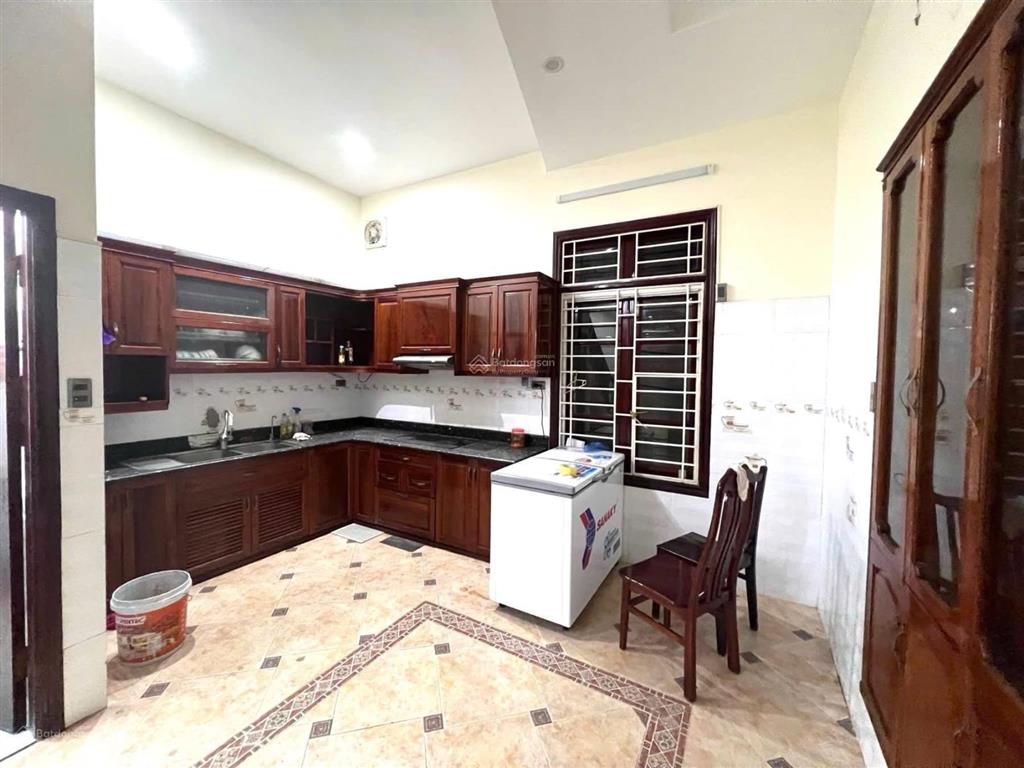 Chùa láng phân lô ô tô tránh sát hồ 28 tỷ