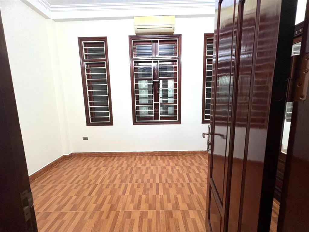Chùa láng phân lô ô tô tránh sát hồ 28 tỷ