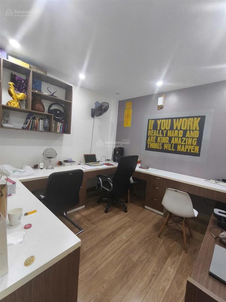Bán nhà phố hoàng mai  ô tô đỗ cửa  ngõ thông tứ phía