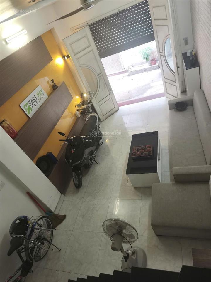 Bán nhà phố hoàng mai  ô tô đỗ cửa  ngõ thông tứ phía