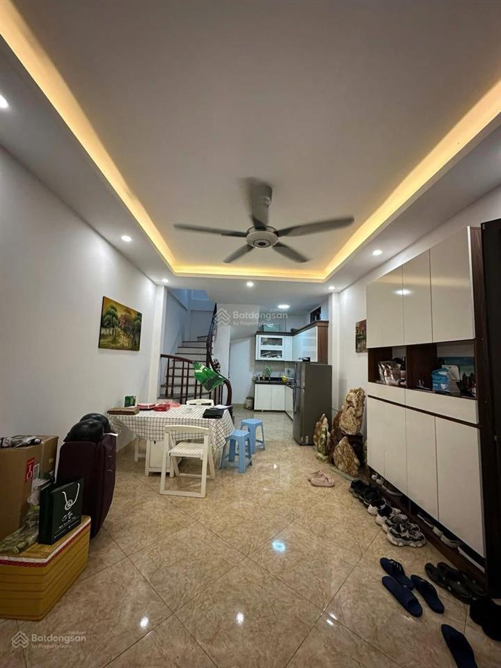 Phân lô quân đội ô tô vào nhà 2 mặt thoáng gần royal city