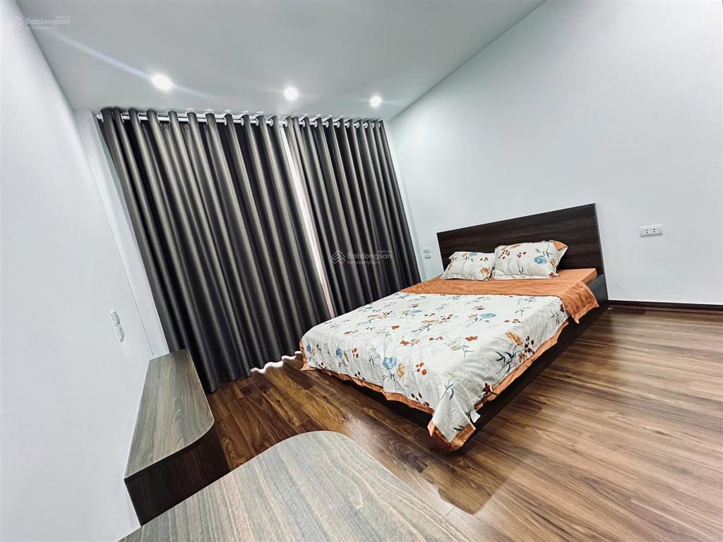 Bán nhà mới hoàng liệt full nội thất ô tô đỗ cổng view trường thcs