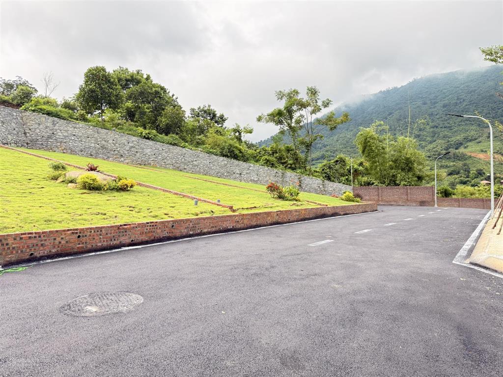 Cần bán 150m full đất ở, mt 9m. view núi đồi, giao thông thuận lợi, dân cư hiện hữu. giá chỉ 3***