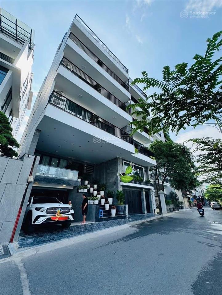 Chủ nhà gửi bán nhà mặt hồ nhật chiêu 90m², 6 tầng, mt 5m. giá thỏa thuận.  0888 999 ***