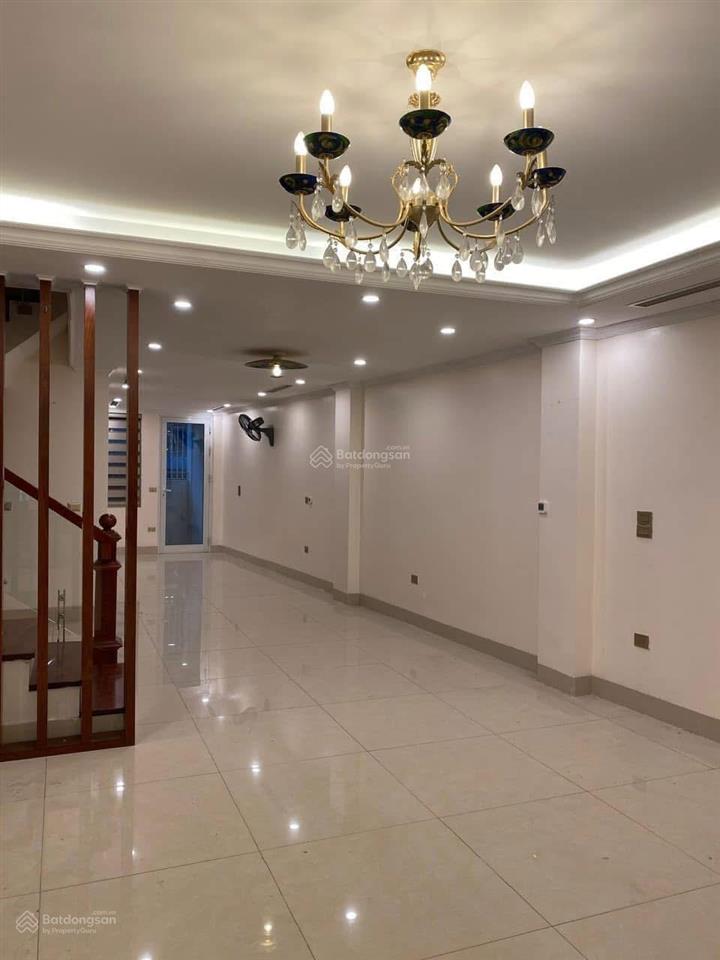 Chính chủ gửi bán nhà mặt hồ nhật chiêu 90m2, 7 tầng, mt 5m. giá 95tỷ.  0888 999 ***