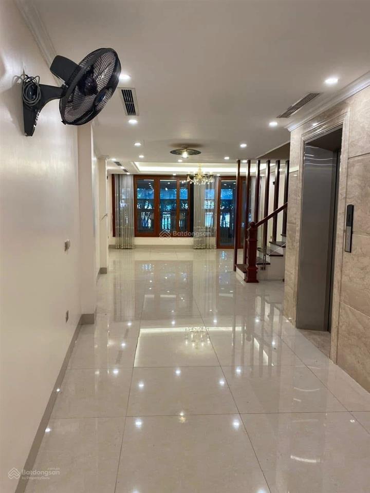 Chính chủ gửi bán nhà mặt hồ nhật chiêu 90m2, 7 tầng, mt 5m. giá 95tỷ.  0888 999 ***