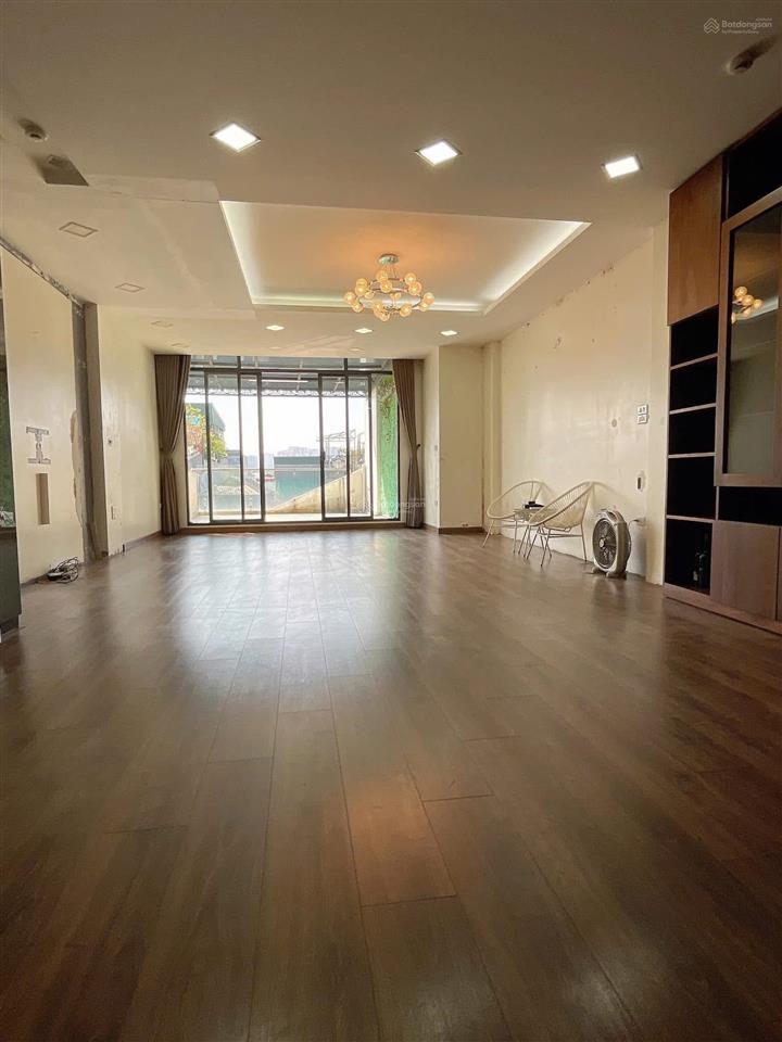 Chính chủ gửi bán nhà mặt phố vạn phúc 52m2,5 tầng lô góc,mt4.5m.giá35tỷ.0888 999 ***