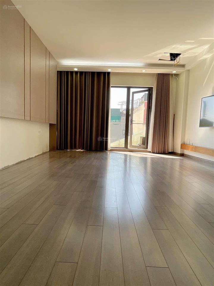 Chính chủ gửi bán nhà mặt phố vạn phúc 52m2,5 tầng lô góc,mt4.5m.giá35tỷ.0888 999 ***