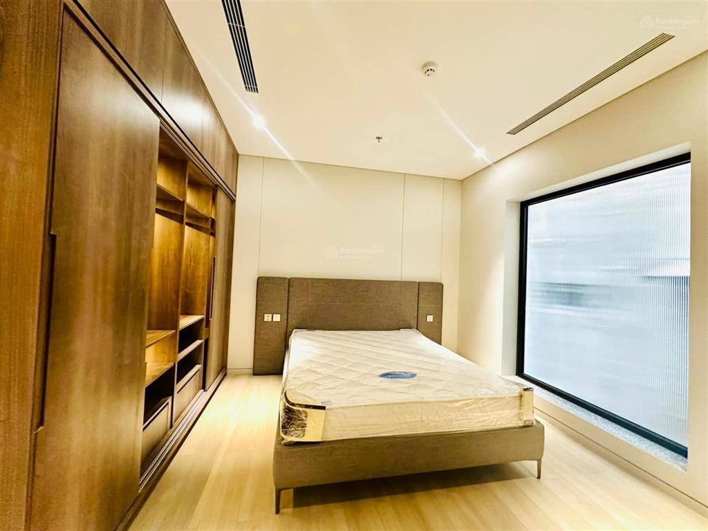 Chính chủ gửi bán tòa nhà mặt phố quảng khánh 110m2, 8 tầng, mt 10m. giá 117tỷ.  0888 999 ***