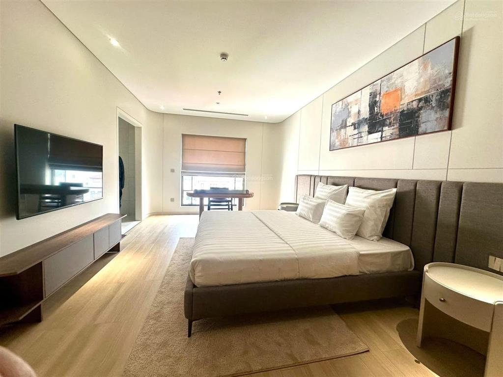 Chính chủ gửi bán tòa nhà mặt phố quảng khánh 110m2, 8 tầng, mt 10m. giá 117tỷ.  0888 999 ***