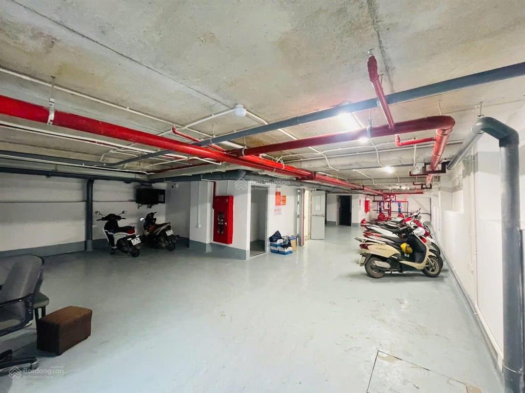 Chính chủ gửi bán toà nhà apartment phố xuân diệu 180m2, 8 tầng, mt 9.5m. giá thoả thuận