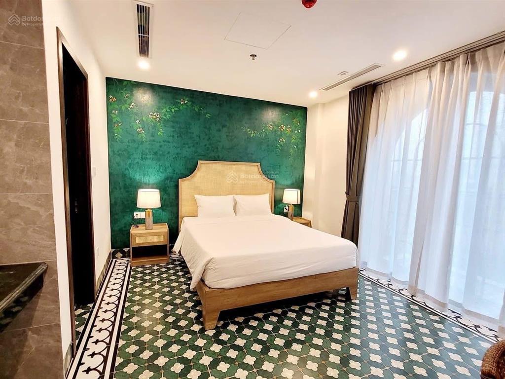 Chính chủ gửi bán tòa khách sạn mặt phố trần thái tông 320m², 9 tầng lô góc, mt 11m. giá 195 tỷ