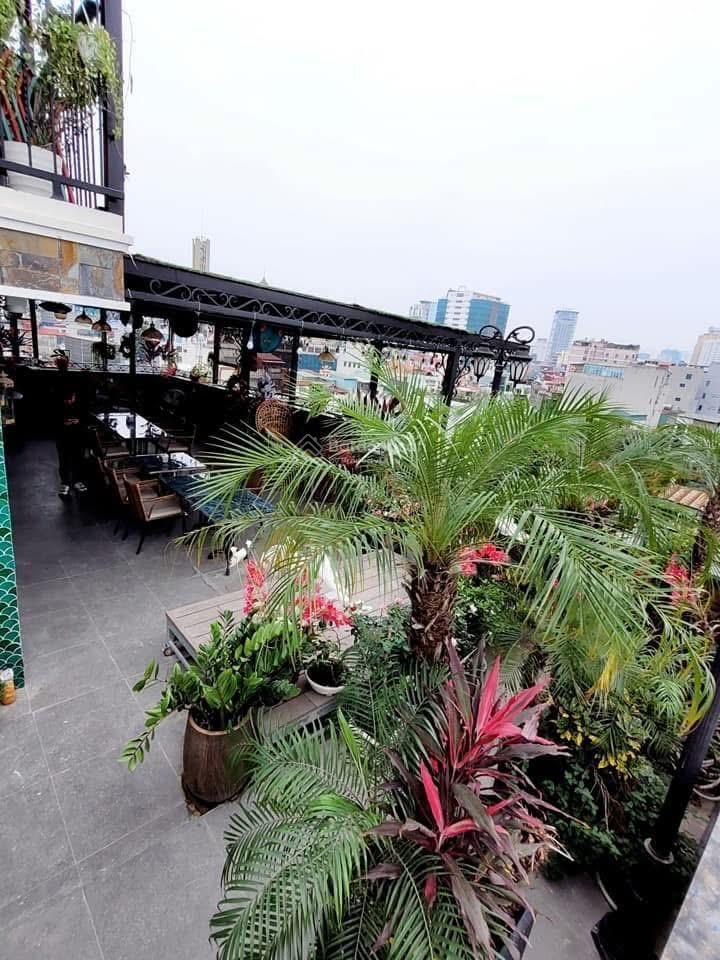 Chính chủ gửi bán tòa khách sạn mặt phố trần thái tông 320m², 9 tầng lô góc, mt 11m. giá 195 tỷ