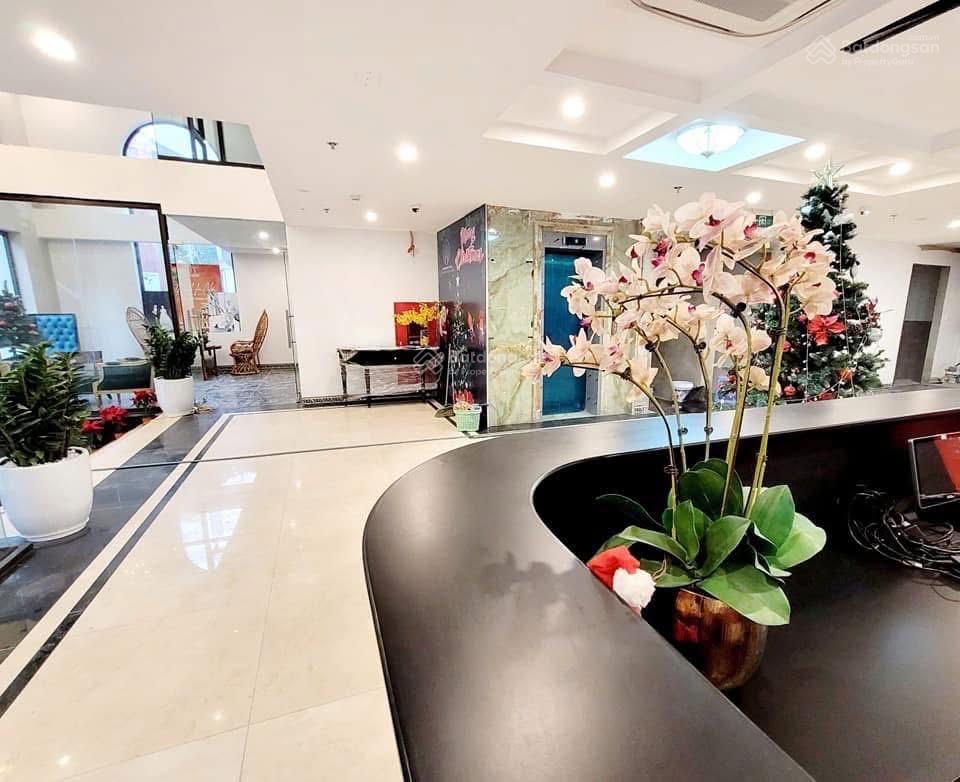 Chính chủ gửi bán tòa khách sạn mặt phố trần thái tông 320m², 9 tầng lô góc, mt 11m. giá 195 tỷ