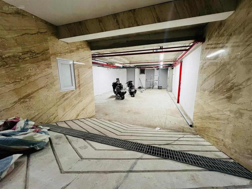 Chủ nhà gửi bán toà nhà mặt phố nguyễn du140m2,10 tầng,mt7.5m.giá150tỷ.0888 999 ***