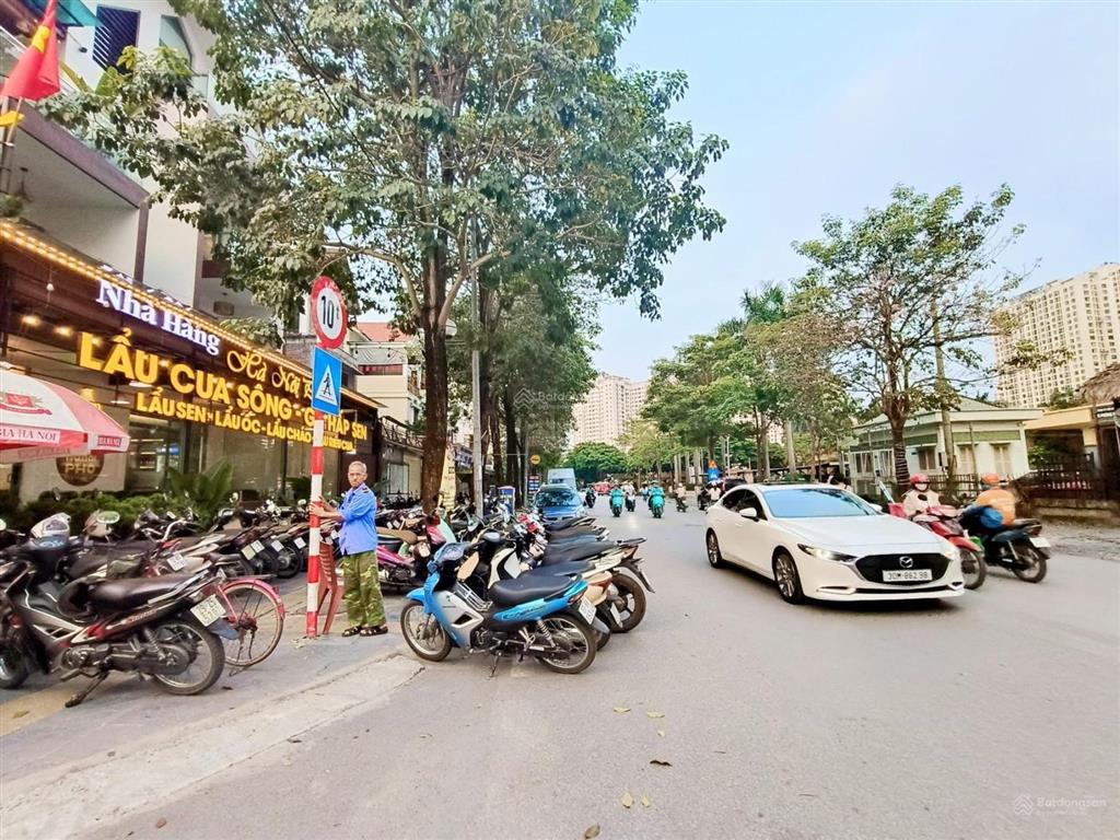Chính chủ gửi bán biệt thự thành phố giao lưu phạm văn đồng180m2,4 tầng lô góc,mt22m.giá76tỷ