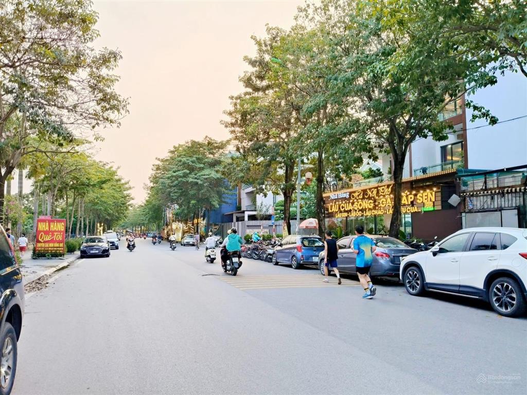 Chính chủ gửi bán biệt thự thành phố giao lưu phạm văn đồng180m2,4 tầng lô góc,mt22m.giá76tỷ