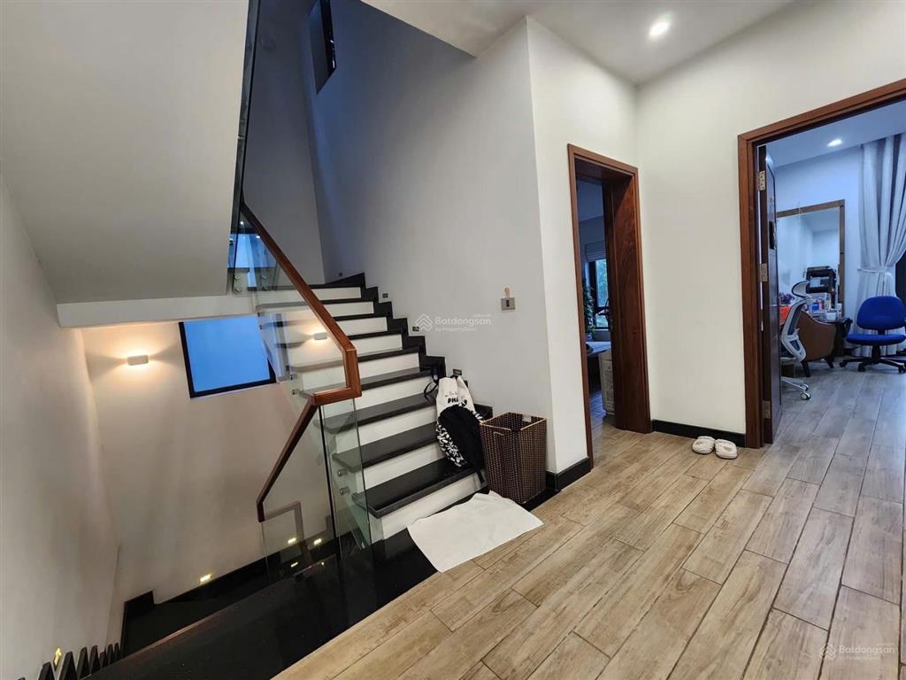 Chính chủ gửi bán biệt thự thành phố giao lưu phạm văn đồng180m2,4 tầng lô góc,mt22m.giá76tỷ