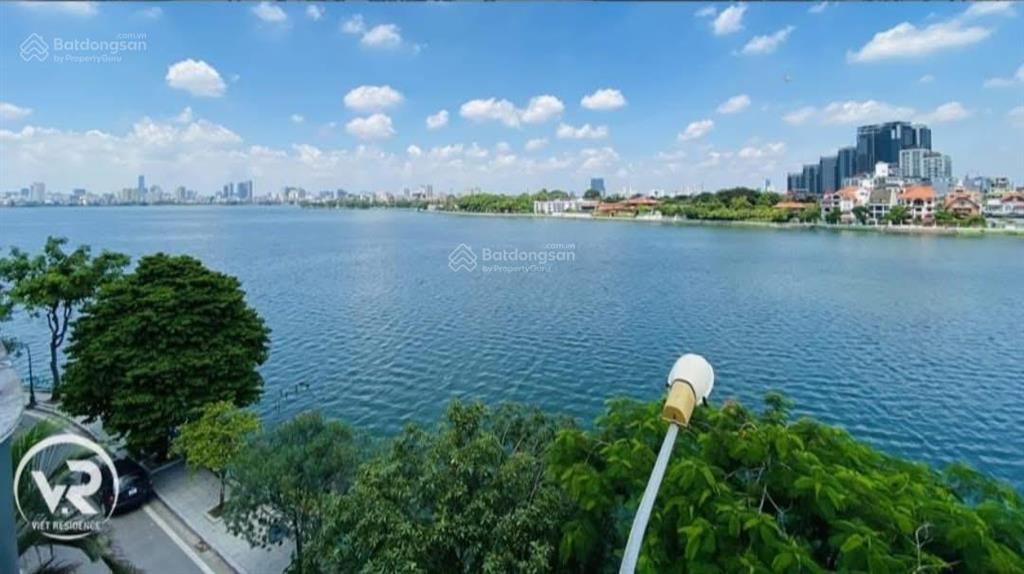 Chủ nhà gửi bán nhà mặt hồ quảng an quảng khánh 360m2,3 tầng,mt13m.giá350tỷ.0888 999 ***