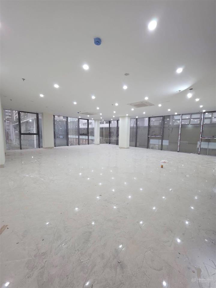 Chính chủ gửi bán nhà mặt phố nguyễn ngọc nại110m2,6 tầng lô góc,mt20m.giá58tỷ.0888 999 ***