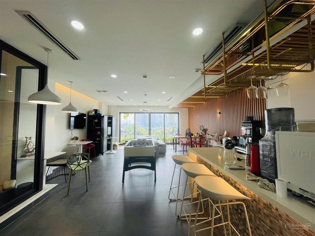 Chủ nhà gửi bán nhà mặt phố trúc bạch 80m2,7 tầng ,mt5m.giá53tỷ.0888 999 ***