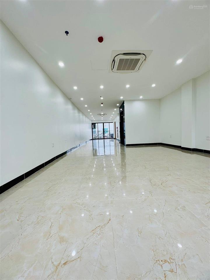 Chủ nhà gửi bán nhà mặt phố linh lang kim mã thượng70m2,7 tầng lô góc,mt6m.giá40tỷ