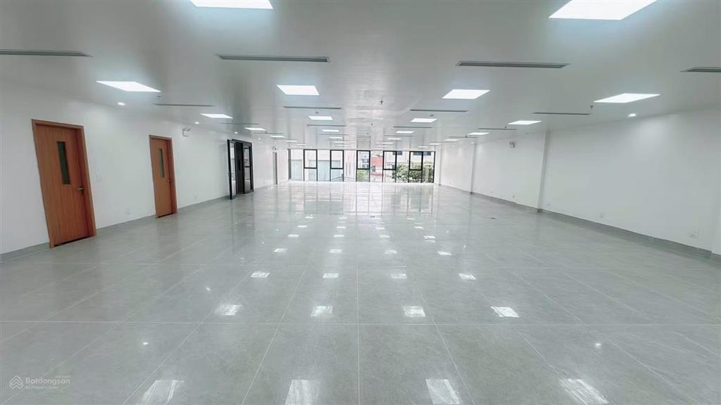Chính chủ gửi bán tòa văn phòng mặt phố vũ phạm hàm 280m2, 9 tầng lô góc, mt 25m. giá thoả thuận