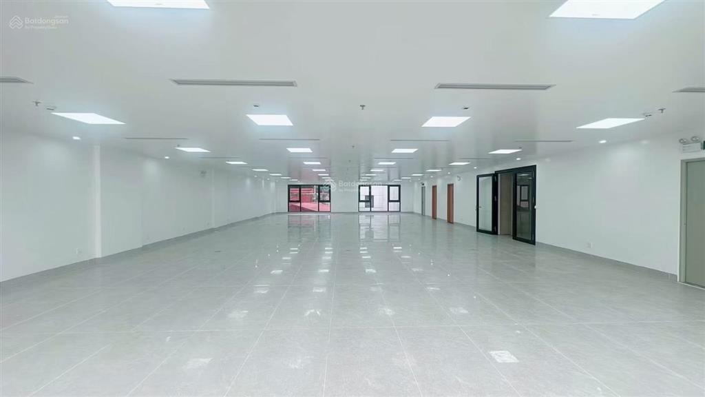 Chính chủ gửi bán tòa văn phòng mặt phố vũ phạm hàm 280m2, 9 tầng lô góc, mt 25m. giá thoả thuận