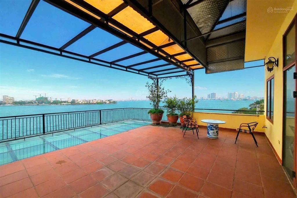 Chính chủ gửi bán nhà mặt hồ vệ hồ 160m2, 1 tầng, mt 7m. giá thoả thuận.  0888 999 ***