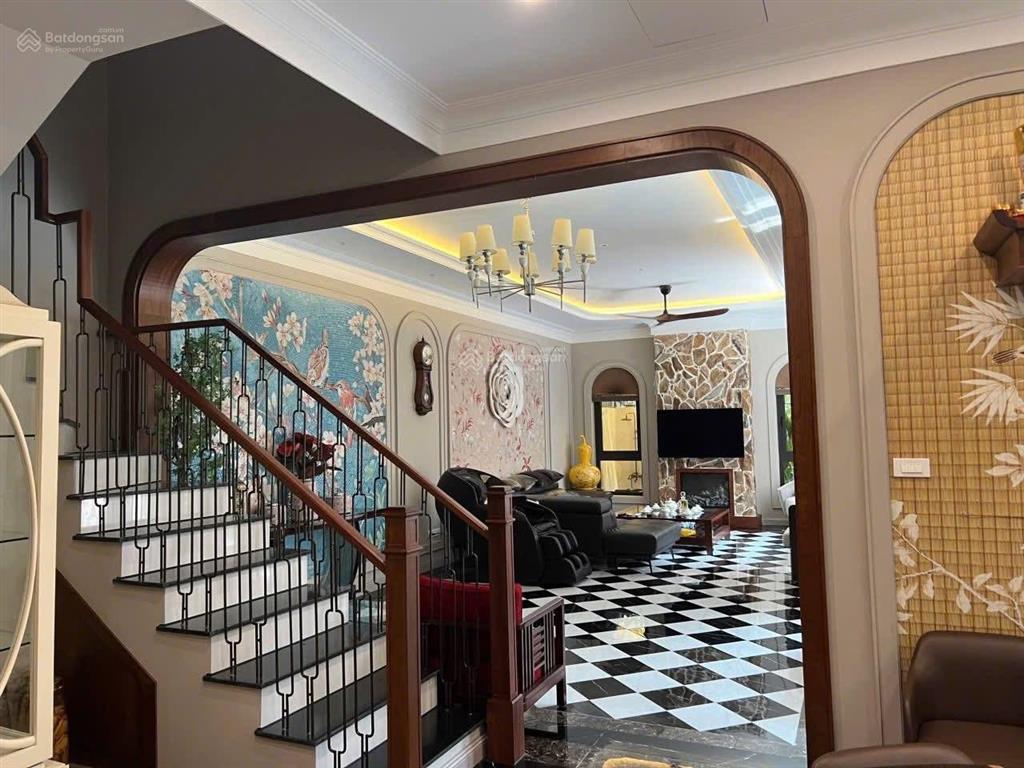 Chính chủ gửi bán biệt thự mặt phố kđt thành thái dịch vọng 200m2, 4 tầng, mt 14m. giá 85tỷ