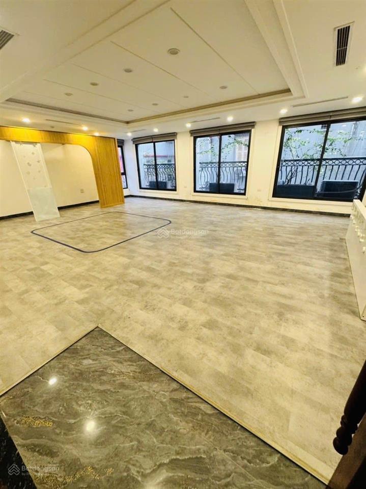 Chính chủ gửi bán nhà mặt phố giảng võ 170m2, 7 tầng, mt 7m. giá thỏa thuận.  0888 999 ***.