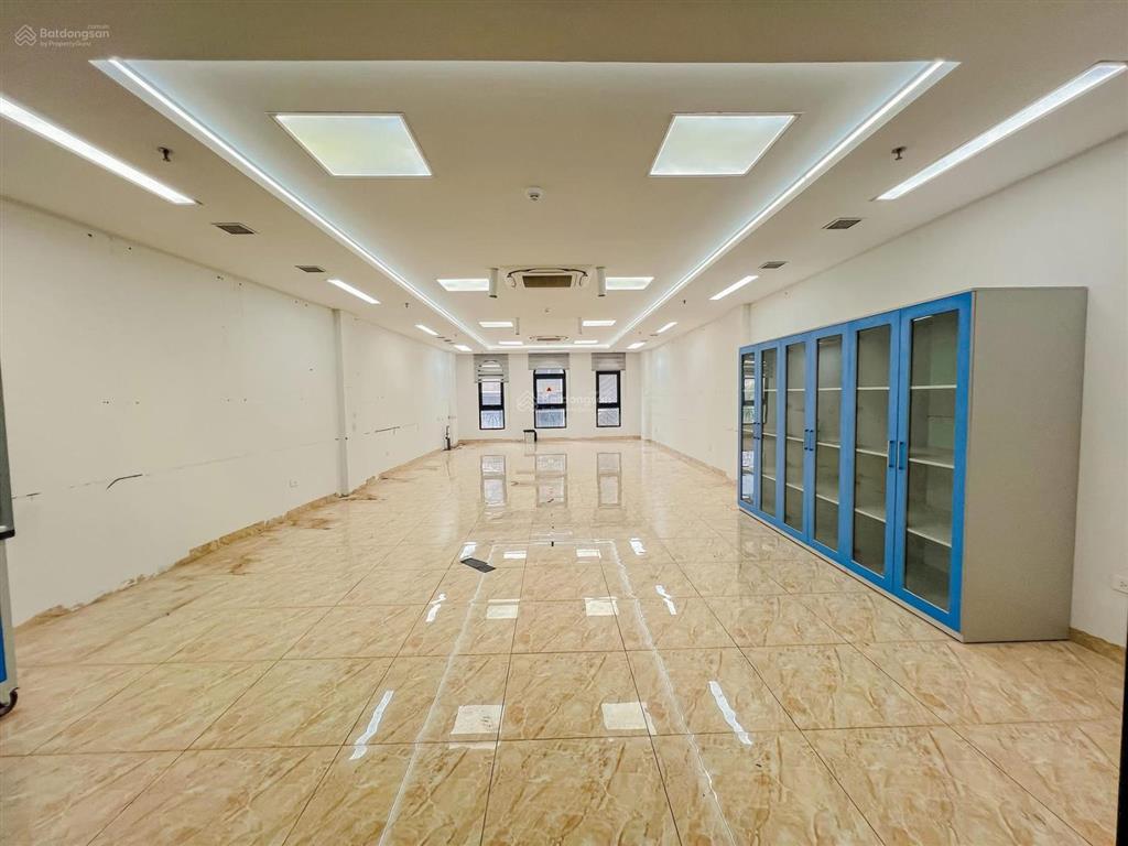 Chính chủ gửi bán nhà mặt phố giảng võ 170m2, 7 tầng, mt 7m. giá thỏa thuận.  0888 999 ***.