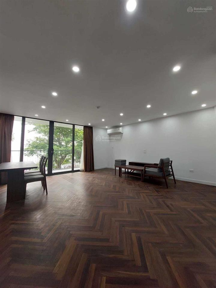 Chính chủ gửi bán nhà mặt hồ nguyễn đình thi 290m2, 7 tầng, mt 10m. giá thoả thuận.  0888 999 ***