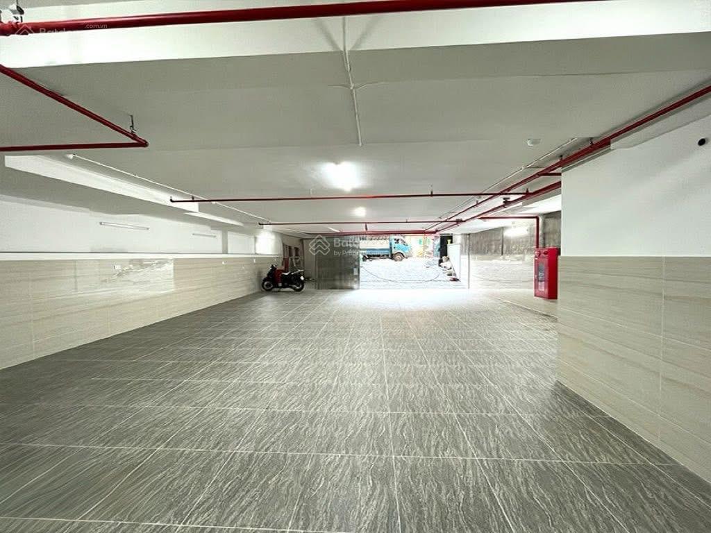 Chủ nhà gửi bán tòa văn phòng mặt phố bà triệu  trần quốc toản 250m2, 11 tầng, mt 8.5m. giá 245tỷ