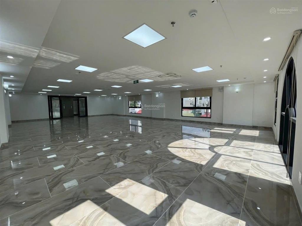 Chủ nhà gửi bán tòa văn phòng mặt phố bà triệu  trần quốc toản 250m2, 11 tầng, mt 8.5m. giá 245tỷ
