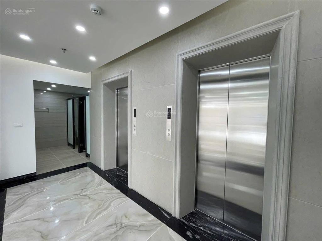 Chủ nhà gửi bán tòa văn phòng mặt phố bà triệu  trần quốc toản 250m2, 11 tầng, mt 8.5m. giá 245tỷ