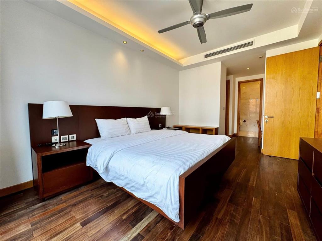Chính chủ gửi bán tòa nhà mặt phố quang trung  thợ nhuộm 120m2, 8 tầng, mt 10m. giá 130tỷ.