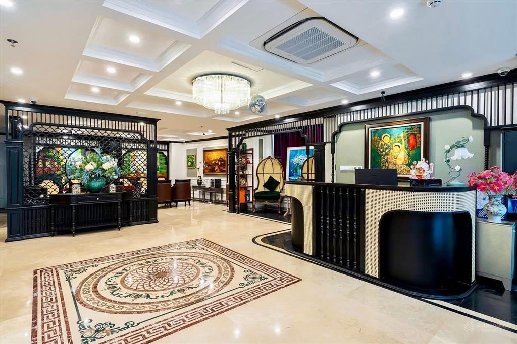 Chính chủ gửi bán khách sạn mặt phố vạn phúc 300m2, 10 tầng lô góc, mt 16m. giá 290 tỷ