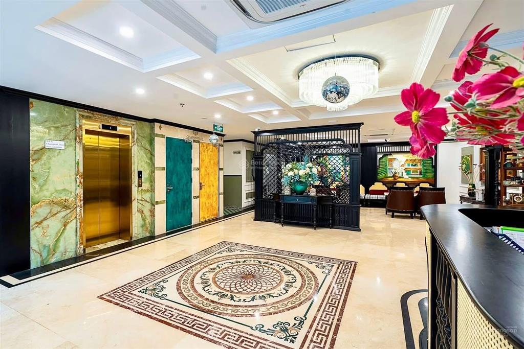 Chính chủ gửi bán khách sạn mặt phố vạn phúc 300m2, 10 tầng lô góc, mt 16m. giá 290 tỷ