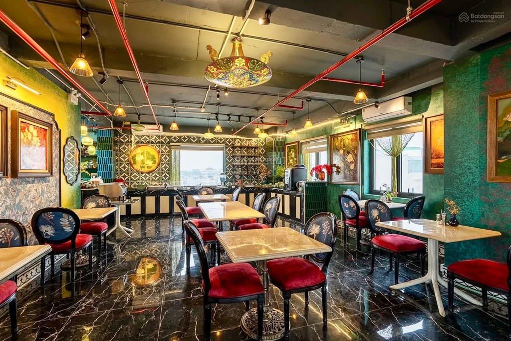 Chính chủ gửi bán khách sạn mặt phố vạn phúc 300m2, 10 tầng lô góc, mt 16m. giá 290 tỷ