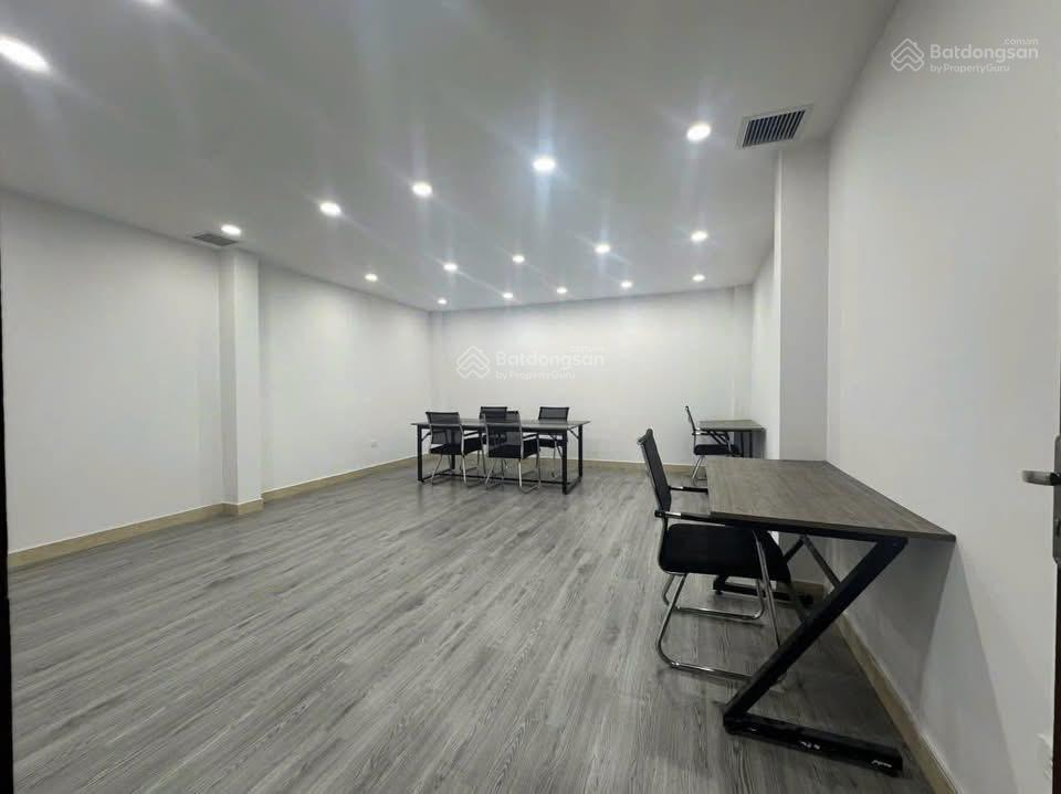 Chính chủ gửi bán nhà mặt phố nguyễn chánh 120m2, 5 tầng, mt 6m. giá 64 tỷ.  0888 999 ***