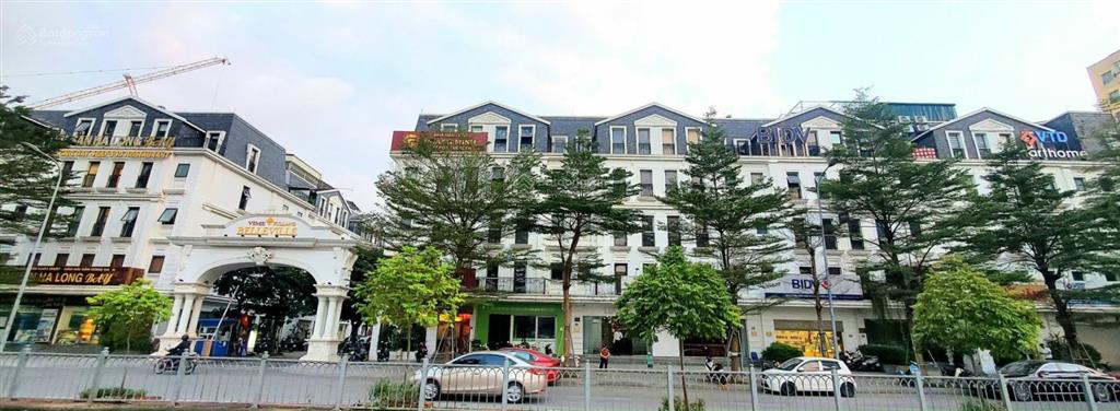 Chính chủ gửi bán nhà mặt phố nguyễn chánh 120m2, 5 tầng, mt 6m. giá 64 tỷ.  0888 999 ***