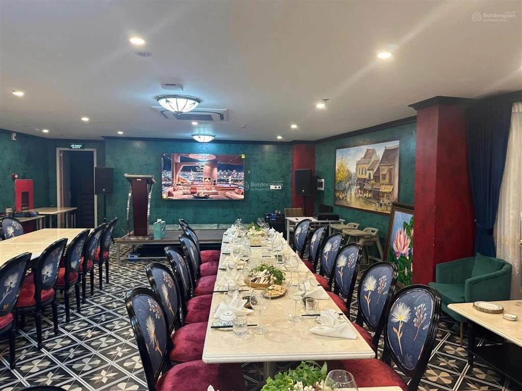 Chính chủ gửi bán toà nhà mặt phố triệu việt vương130m2,11 tầng,mt6.8m.giá105tỷ.0888 999 ***